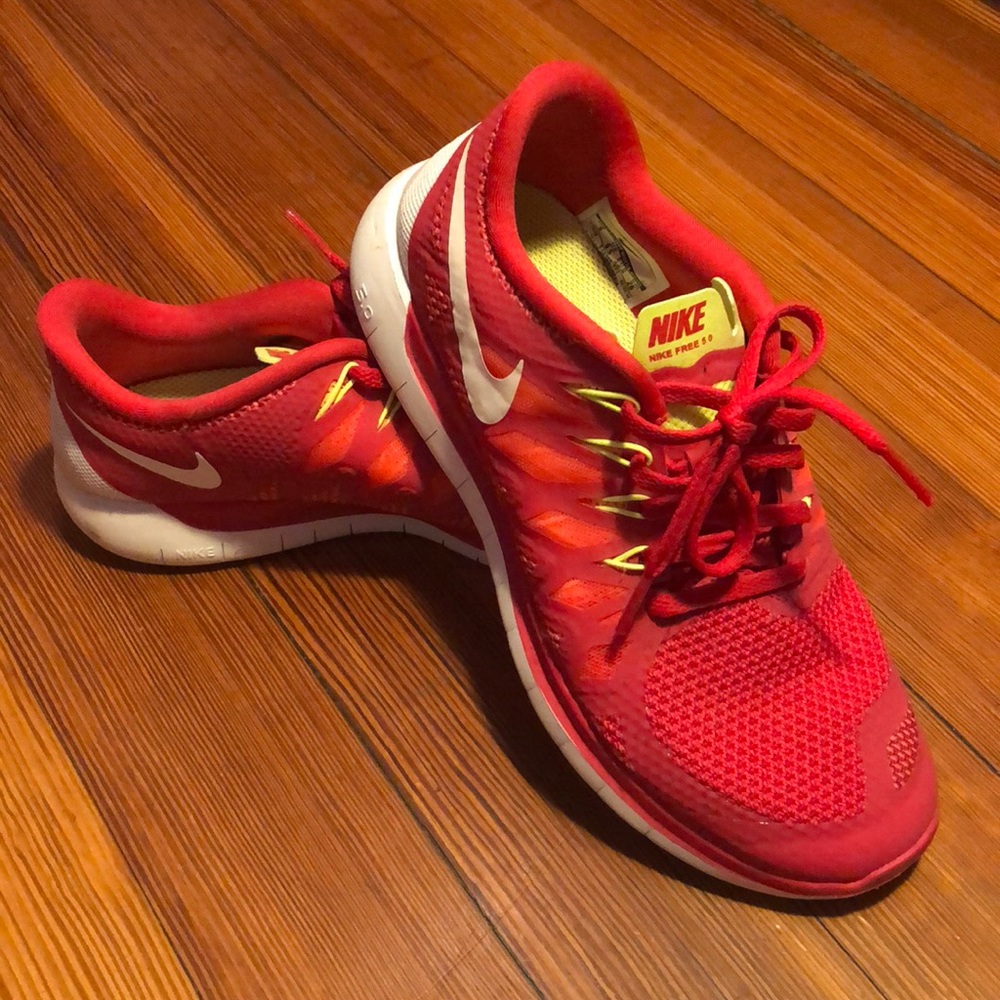 Red Nike Free Run 5.0